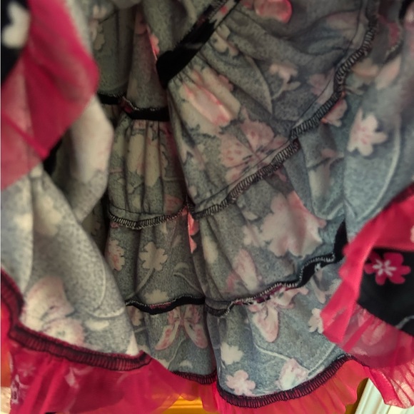 Dollie & Me Velvet Dress with butterflies in a floral print and cute ruffle 🌸🦋 - Picture 3 of 6